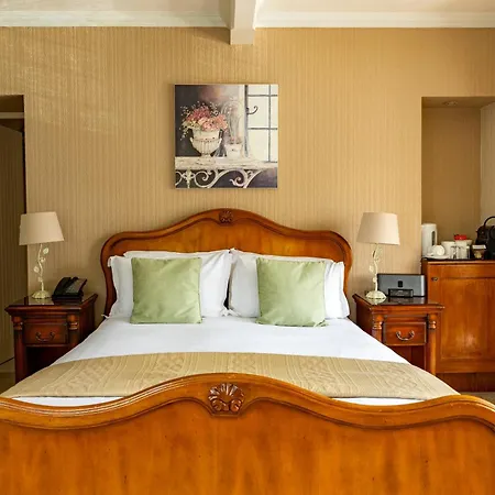 Mallyan Spout Hotel 3*